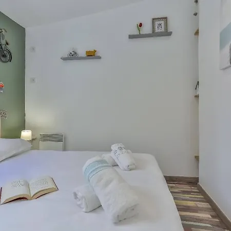 Le Refuge Avec Terrasse Et Jardin, En Plein Centre-ville, Gare 5 Minutes A Pieds Apartment