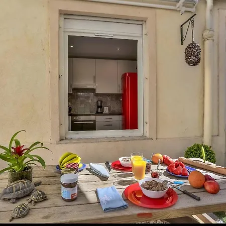 Apartman Le Refuge Avec Terrasse Et Jardin, En Plein Centre-ville, Gare 5 Minutes A Pieds