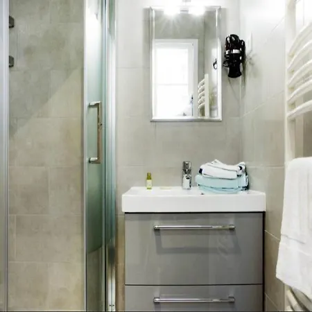 Le Refuge Avec Terrasse Et Jardin, En Plein Centre-ville, Gare 5 Minutes A Pieds *