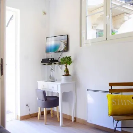 Apartmán Le Refuge Avec Terrasse Et Jardin, En Plein Centre-ville, Gare 5 Minutes A Pieds Nice
